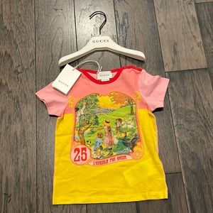 Gucci Toddler T- Shirt with Gucci  hanger